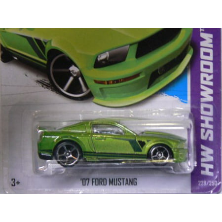 Hot Wheels 2013 Hw Showroom Then and Now 07 Ford Mustang 5 Sp