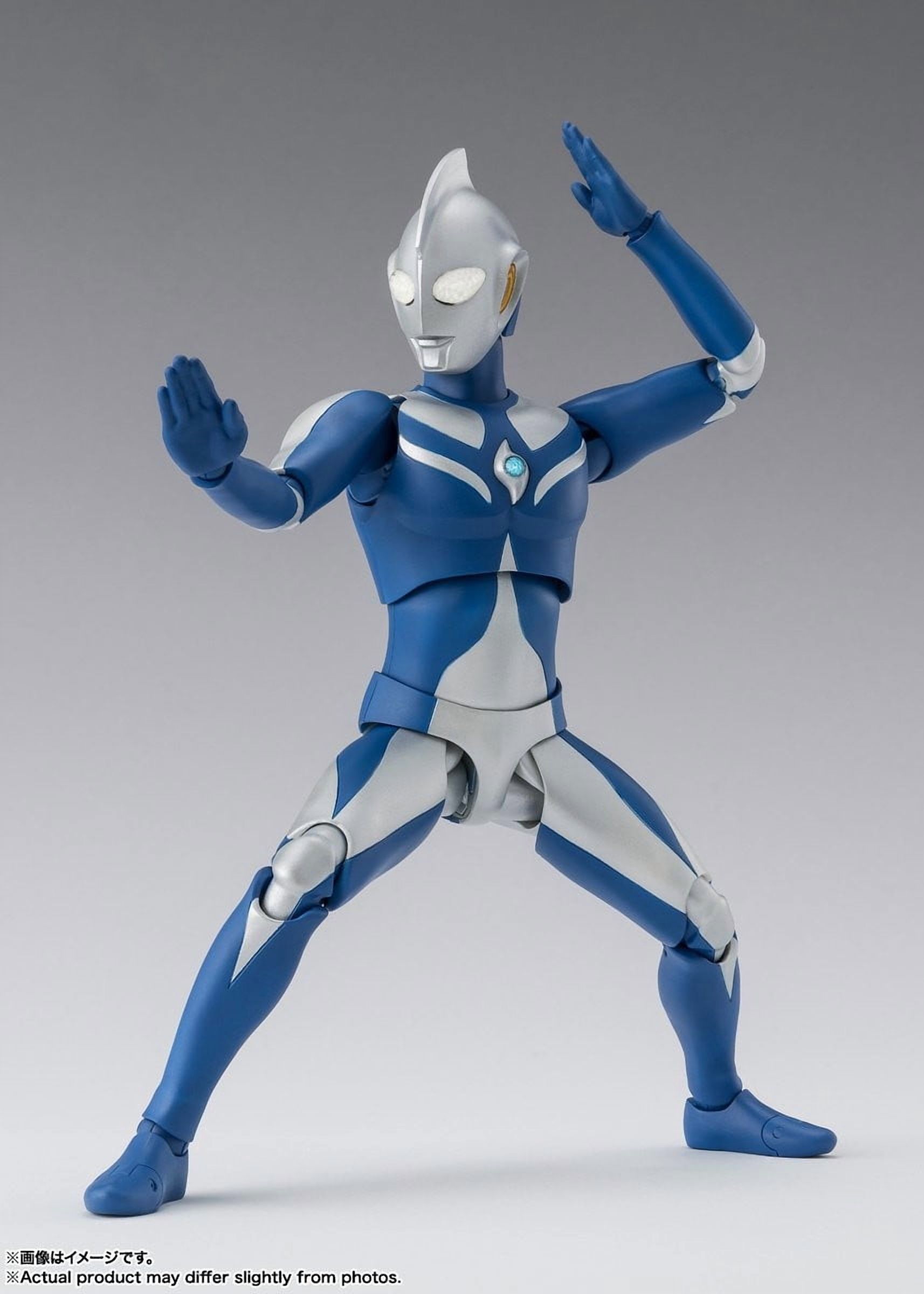 Bandai Tamashii Nations Ultraman Cosmos: Ultraman Cosmos Luna Mode S.H.Figuarts Action Figure