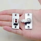 thumbnail image 3 of Cerrojo de puerta seguro, cerradura de ángulo de seguridad de acero inoxidable para una protección inigualable, el diseño de orificio para tornillo de cabeza avellanada facilita una instalación fácil, 3 of 5