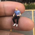 thumbnail image 4 of RM 1/64 Resina Personas Sentada Charlando Disposiciones de Diorama, 4 of 9