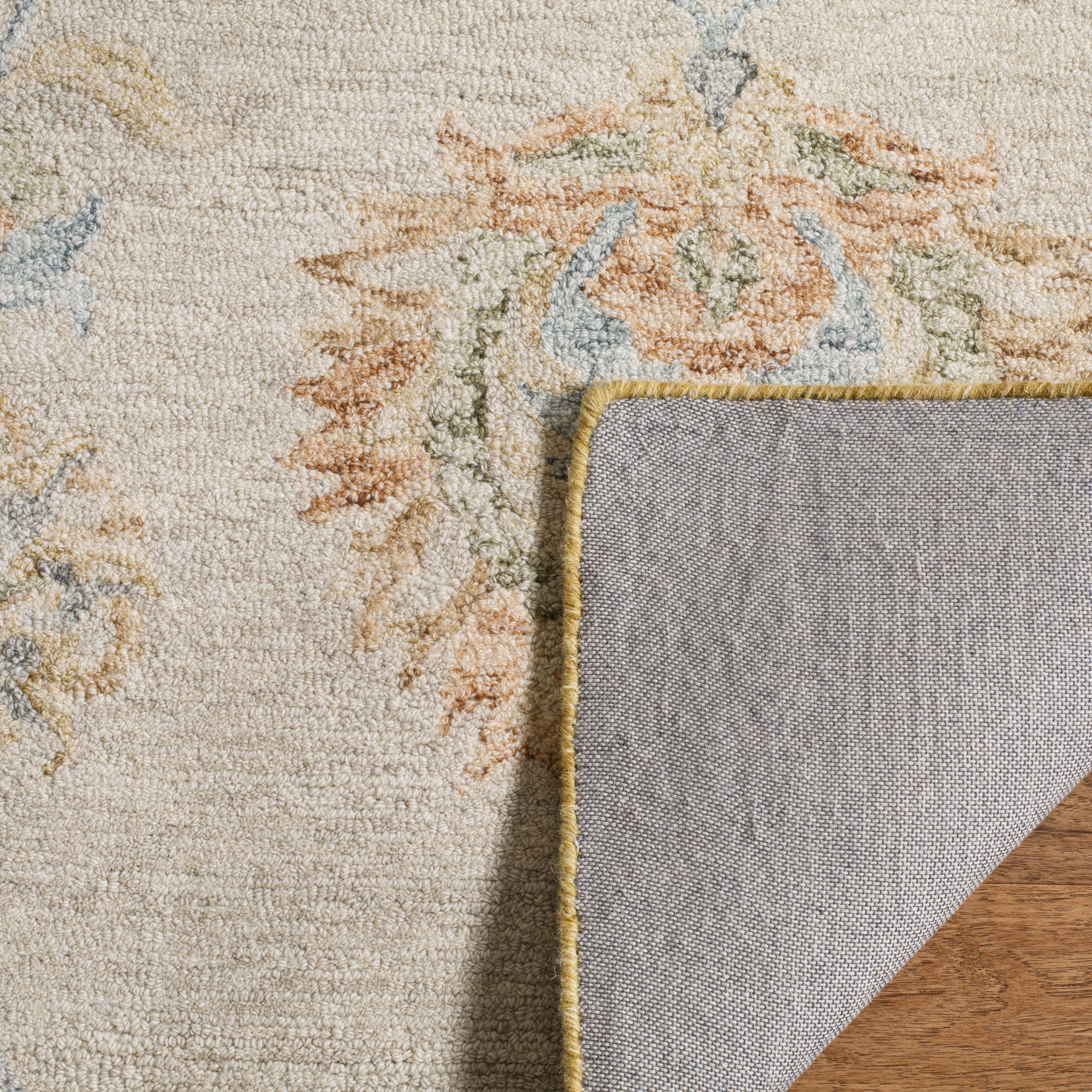 SAFAVIEH Blossom Hannah Floral Flowers Wool Runner Rug, Beige/Sage, 2'3" x 8'
