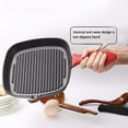 thumbnail image 4 of Support de Poignée en Silicone, Couvercle de Poignée en Fonte Premium, Support de Casserole pour Poêles en Fonte, Poignée en Silicone Rouge Protection contre la Chaleur pour Poêles en Fonte Lodge avec Poignée à Trou de Serrure, 4 of 7