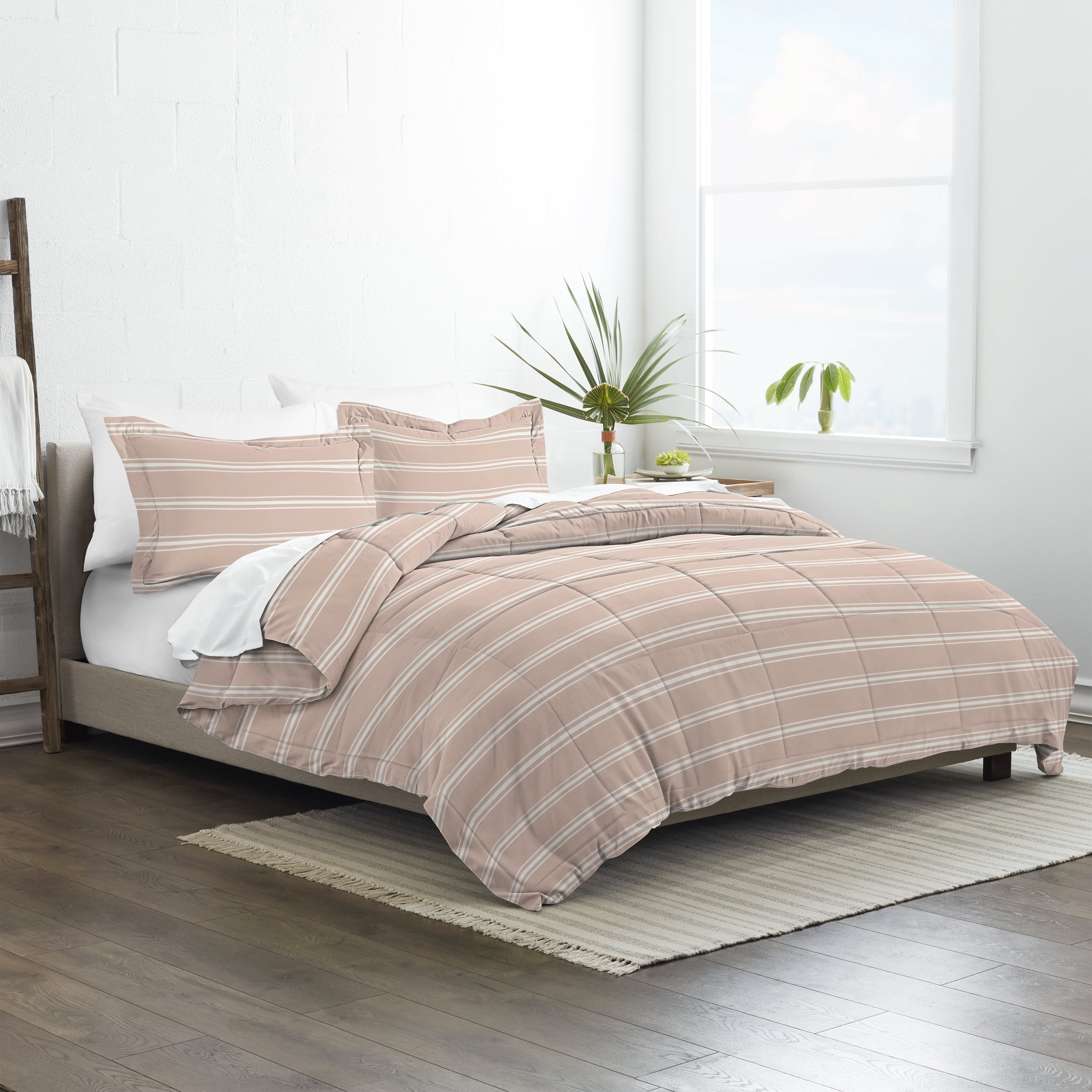 Noble Linens 3-Piece Rose Soft Stripe Reversible Print Comforter Set, King/CalKing