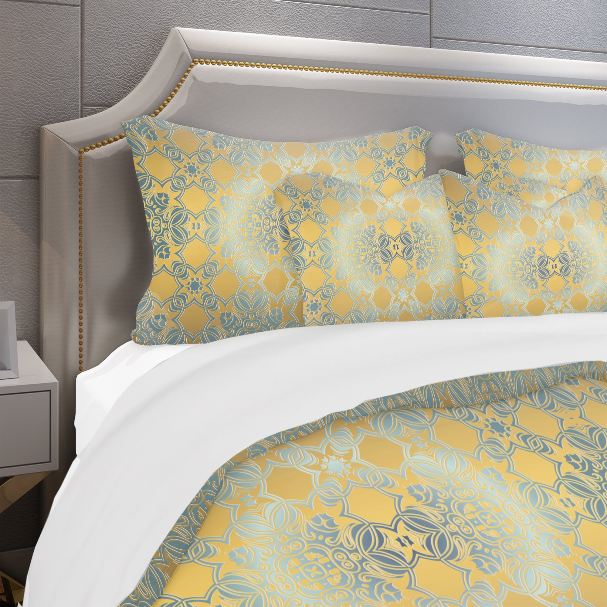 Designart 'Glam Flowers Decorative' Glam Duvet Cover Set