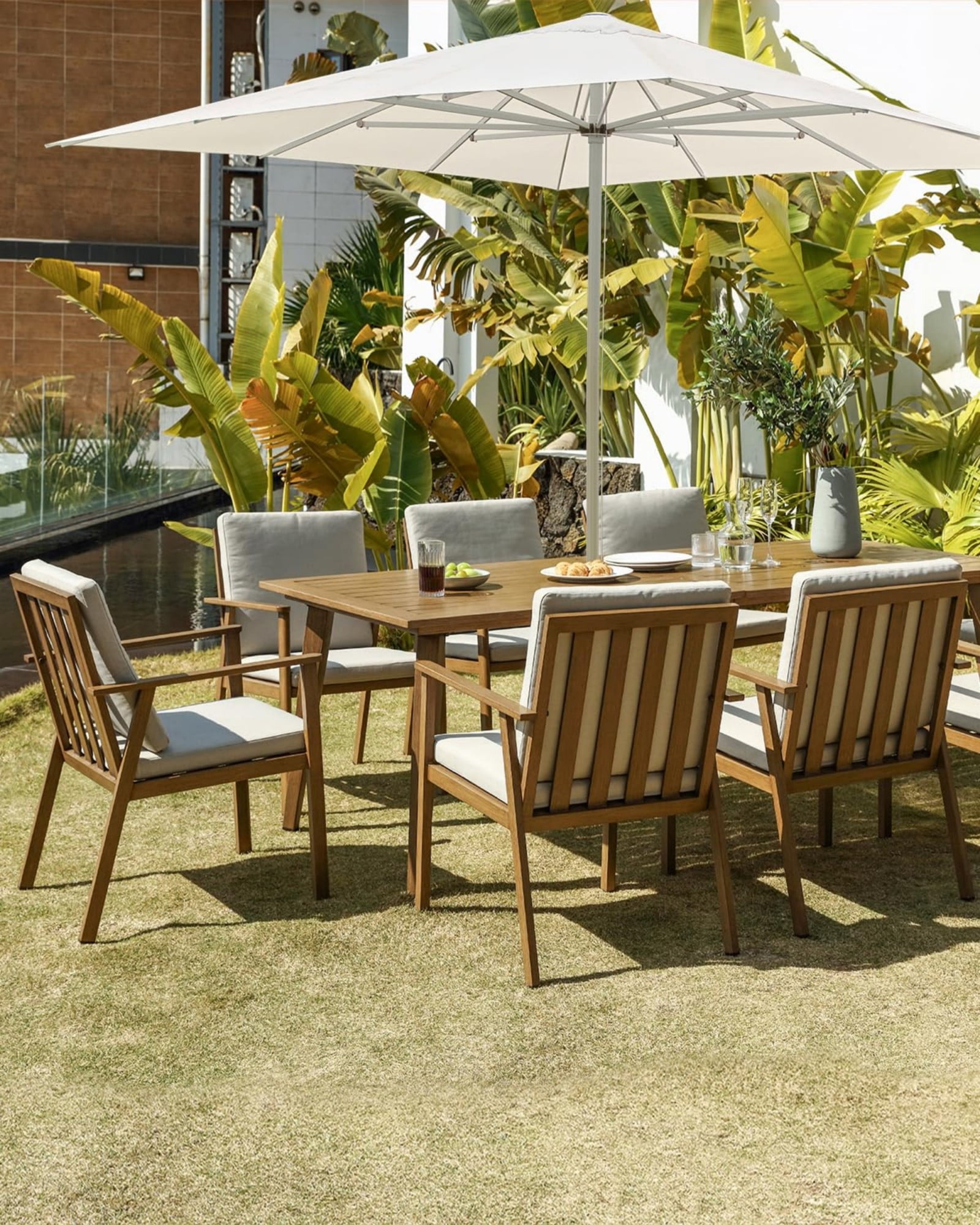 Outdoor Patio Dining Table for 8, Aluminum Outdoor Dining Table with Umbrella Hole, All Weather Patio Table for Garden, Deck, Porch, Lawn, Backyard Furniture, Brown