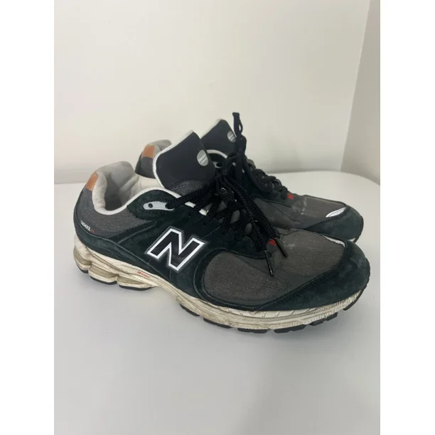 Mens Size 11 New Balance 2002R 'Black Sepia' M2002REB Shoes Sneakers USED