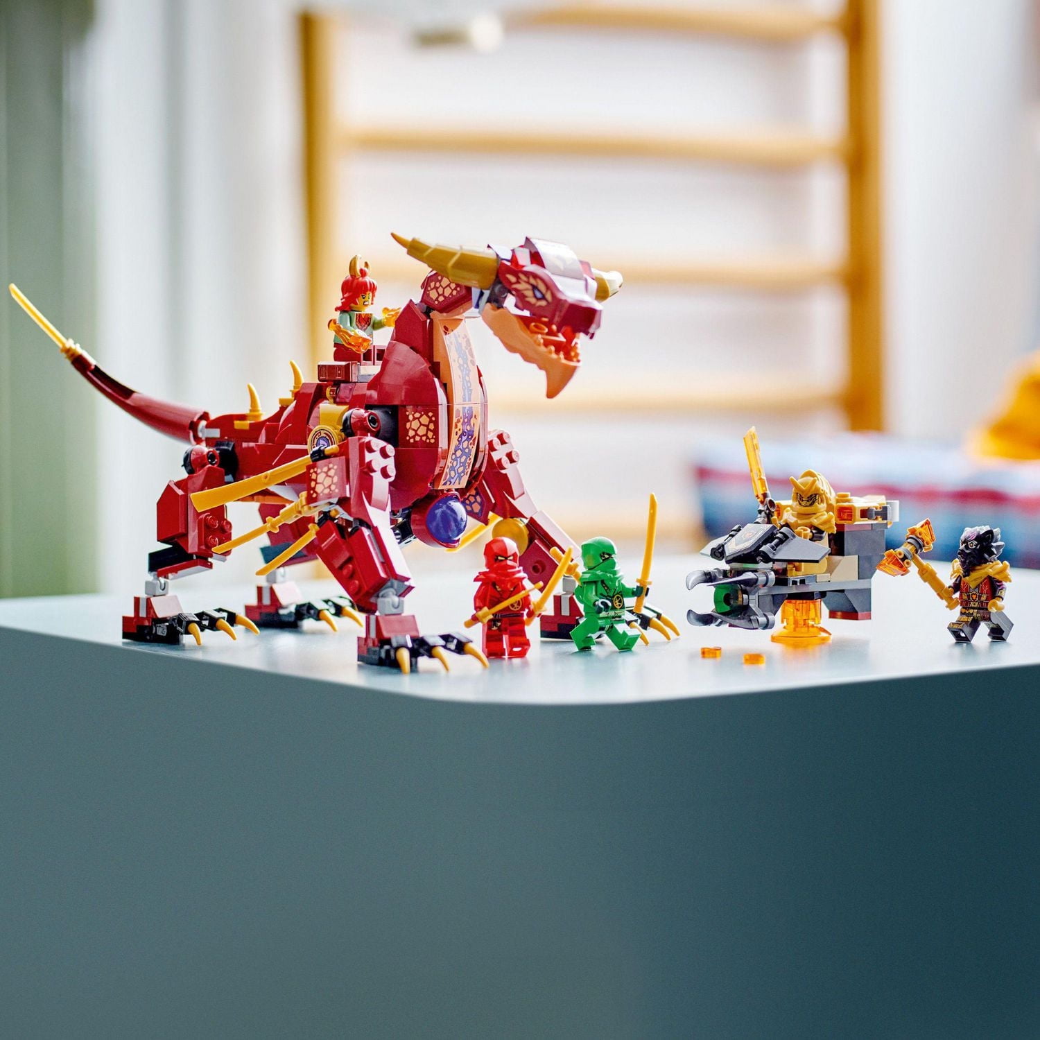 LEGO Ninjago Le dragon de lave transformable 71793 Ensemble de construction (479 pièces)