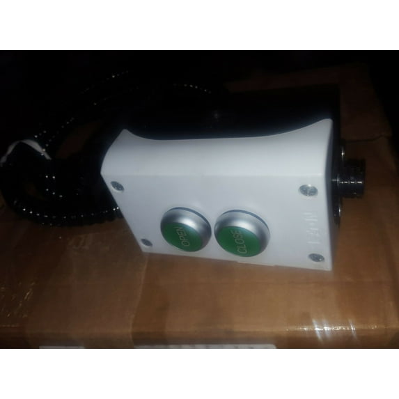 COMMERCIAL EATON IEC 60947-5-1 OPEN / CLOSE BUTTON CONTROL BOX LIQUID TIGHT