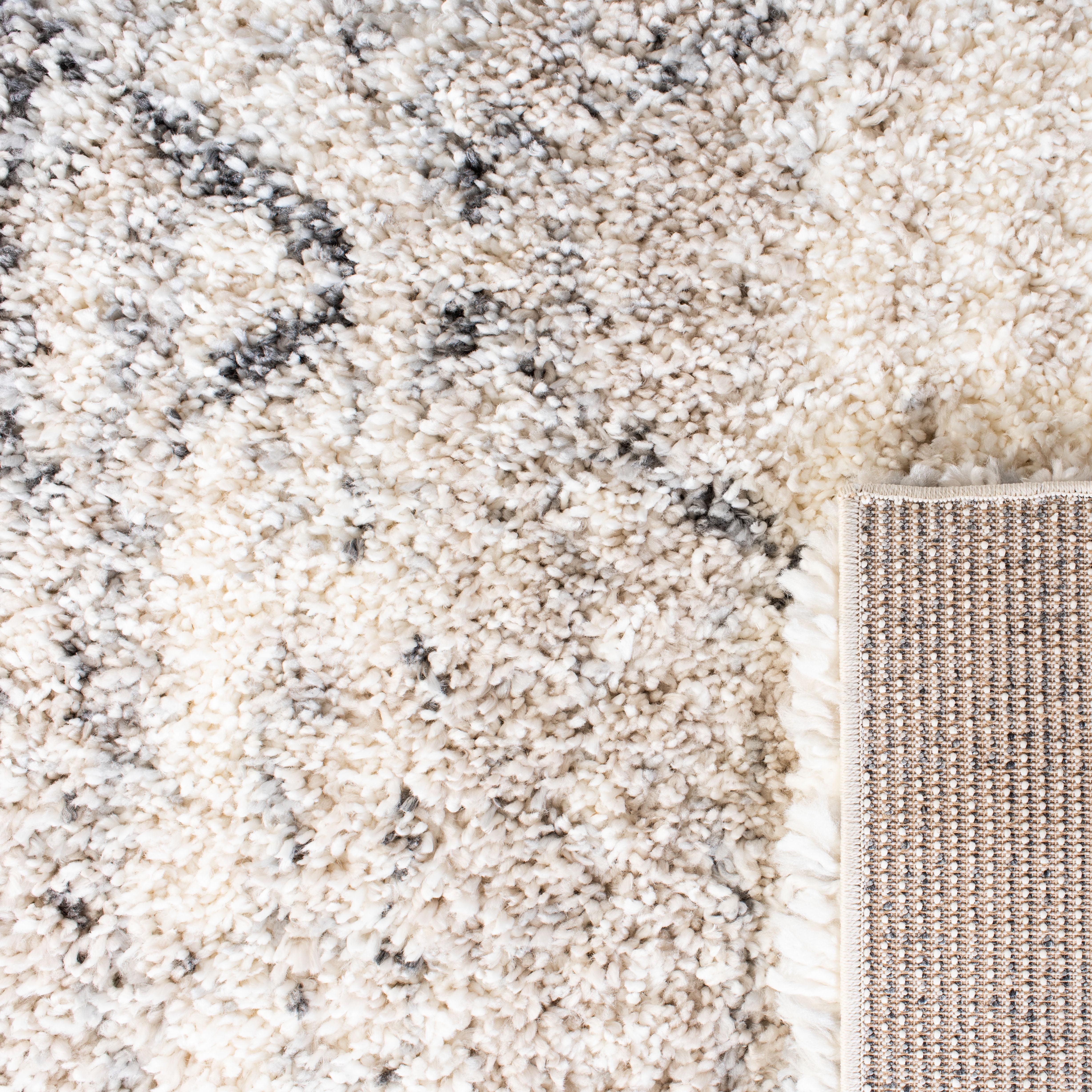 SAFAVIEH Fontana Shag Darina Diamond Plush Runner Rug, Grey/Ivory, 2'3" x 20'