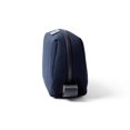 thumbnail image 4 of Kit de aseo Bellroy, bolsa de viaje tejida resistente al agua, color azul marino, 4 of 7