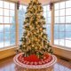 thumbnail image 4 of CHAO Falda grande para árbol de Navidad, alfombra navideña rústica de 48 pulgadas con copos de nieve y falda de reno de punto rojo para decoración del hogar en interiores y exteriores, 4 of 5