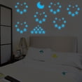 thumbnail image 1 of Calcomanía De Pared Adhesiva Removible Y Reutilizable Colco Brillan En estrellas Luminiscentes Azul 138 estrellas 66 puntos, 1 of 8