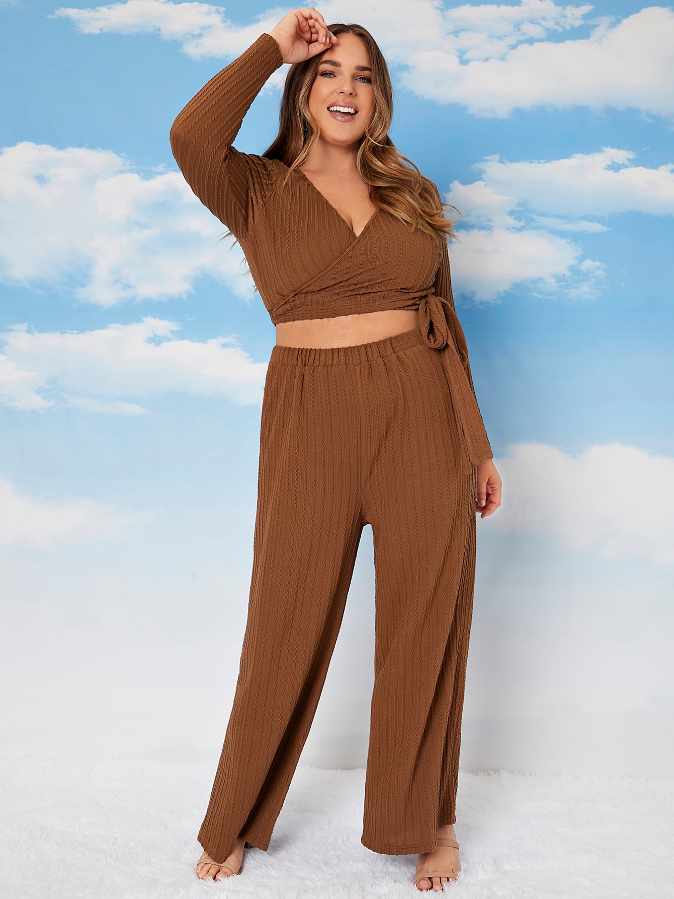 Women's Plus Cable Knit Knot Side Crop 