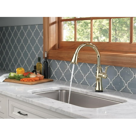 Delta Faucet 9197T-DST Cassidy Pull-Down Kitchen Faucet with On/Off Touch Activation and Magnetic Docking Spray Head