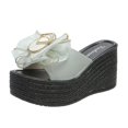 thumbnail image 1 of 2022 nueva moda prendas de vestir exteriores zapatillas de mujer novedad de verano dulce lazo inferior grueso tacón de cuña zapatillas de tacón alto tamaño grande 34-4341 Gao Jinjia LED, 1 of 2