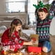thumbnail image 5 of Tarjeta de felicitación emergente con sobre y diseño de árbol de Navidad con purpurina 3D | Tarjeta navideña con película de neón cortada a láser para niños y adultos | Saludos navideños de invierno, 5 of 6
