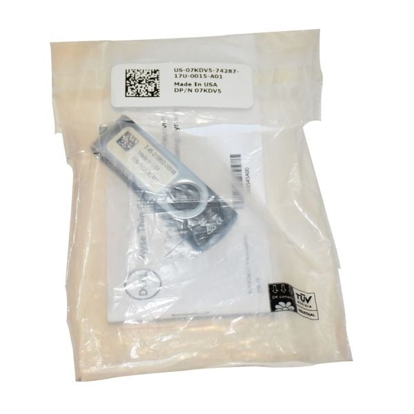 Count of 3 Microsoft 8GB USB 2.0 Flash Drive by Mentor Media (7KDV5)