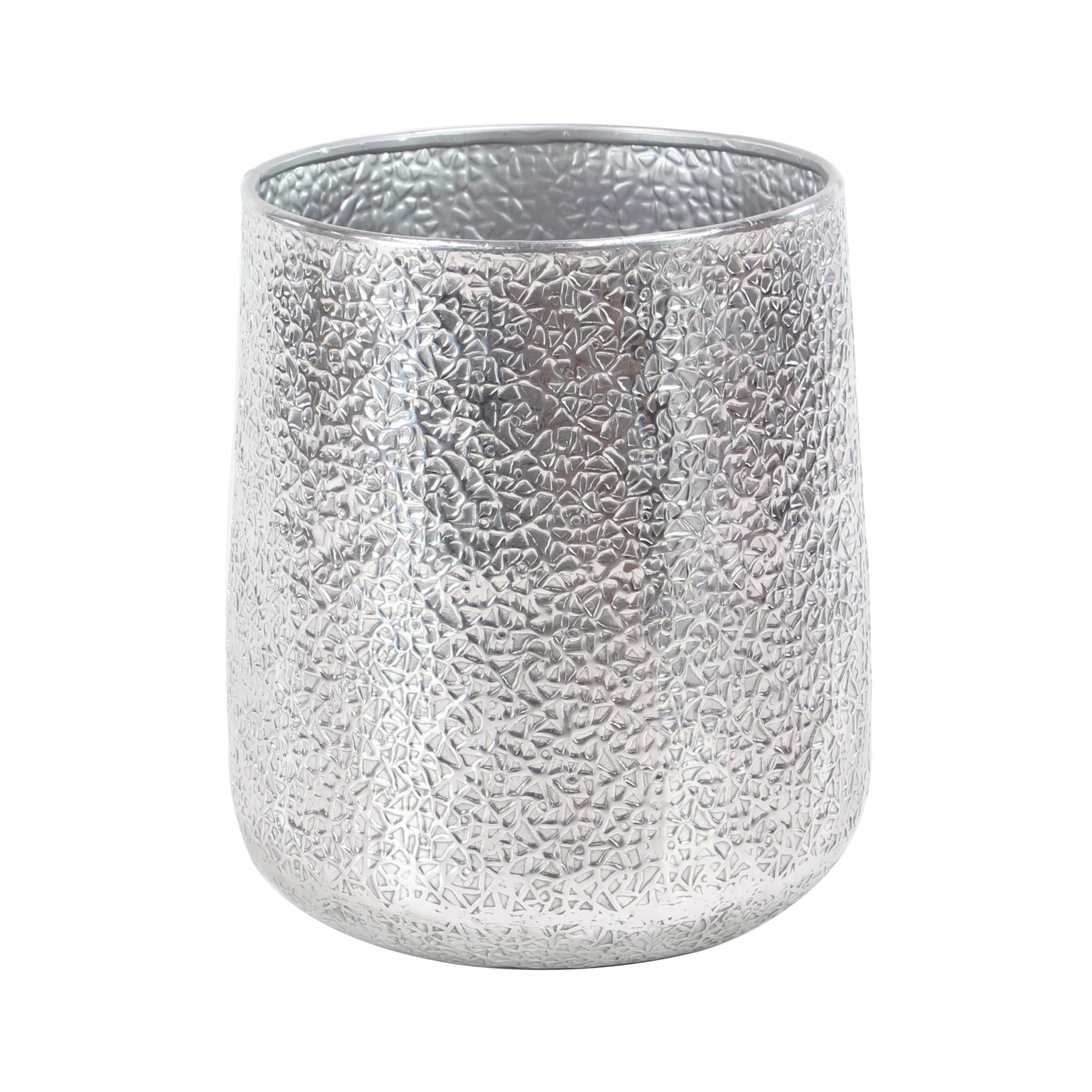 DecMode 12", 16", 20"H Silver Aluminum Metal Planter with Hammered Design (3 Count)