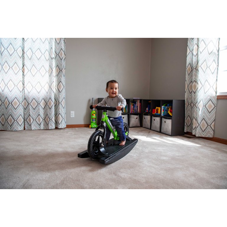 ✨ 美品 ✨STRIDER  12インチ SPORT 大人気のグリーン　トミカ付 Amazon.co.jp: ストライダー スポーツモデル (STRIDER Sport) 12