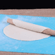 thumbnail image 5 of Tapete para hornear rodante para masa de pastelería Tabla de amasar de pastelería de silicona espesada con medidas Antiadherente de grado alimenticio Estera para hornear de masa rodante antideslizante Xemadio 2033492-2, 5 of 9