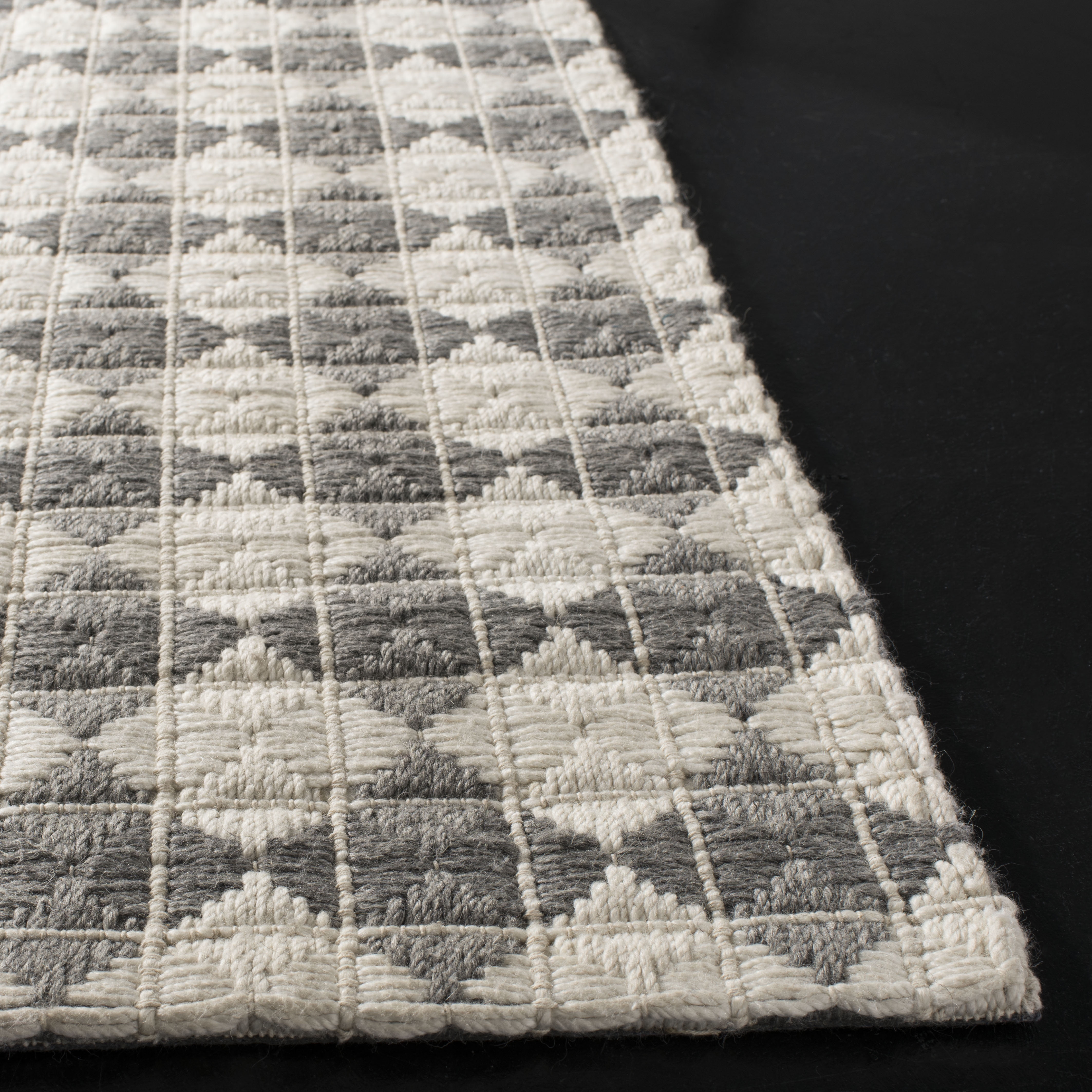 SAFAVIEH Natura Quincy Braided Geometric Area Rug, Grey/Ivory, 8' x 10'