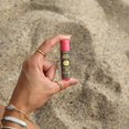 thumbnail image 4 of Bálsamo labial protector solar Sun Bum SPF 30, vegano, sabor a granada, 4 of 4