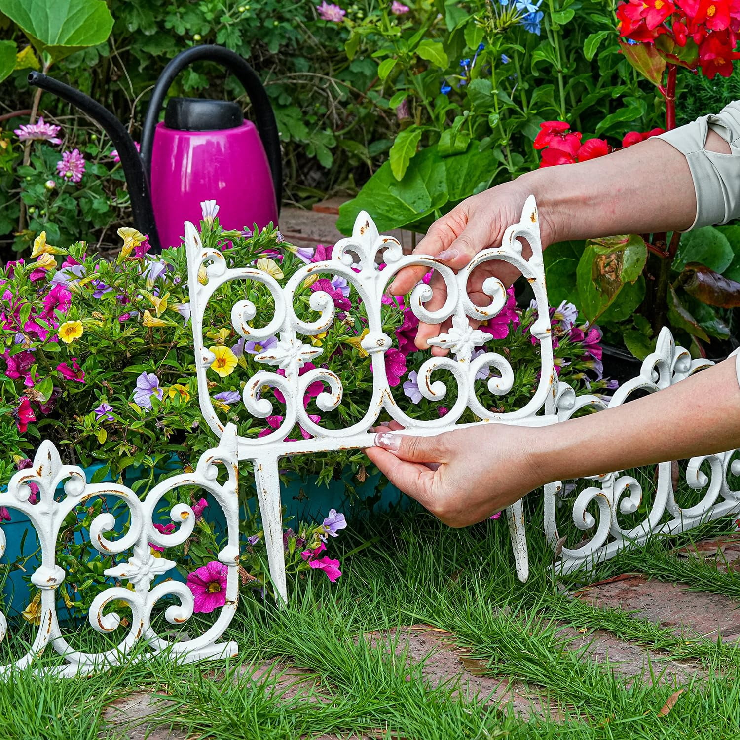 Sungmor 10.6" x 10" Rustic White Cast Iron Garden Edging, Landscape Decor, 4 Count