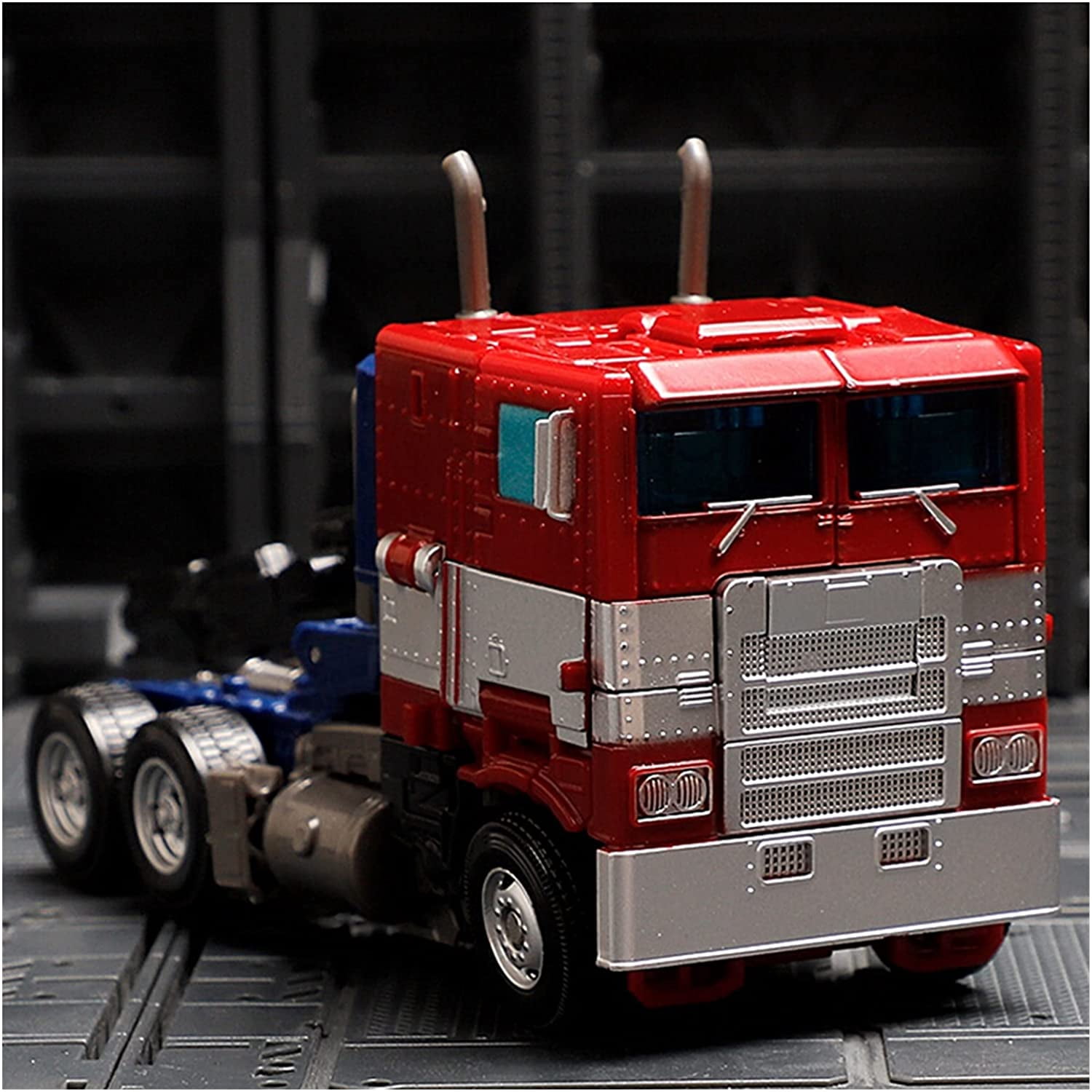 New Optimus Prime SS38 OP Sai Star Commander Truck Deformation KO Character Anime Statue Figure Desktop Ornament Popular Decorations Fan Souvenirs Creative Gift Collection