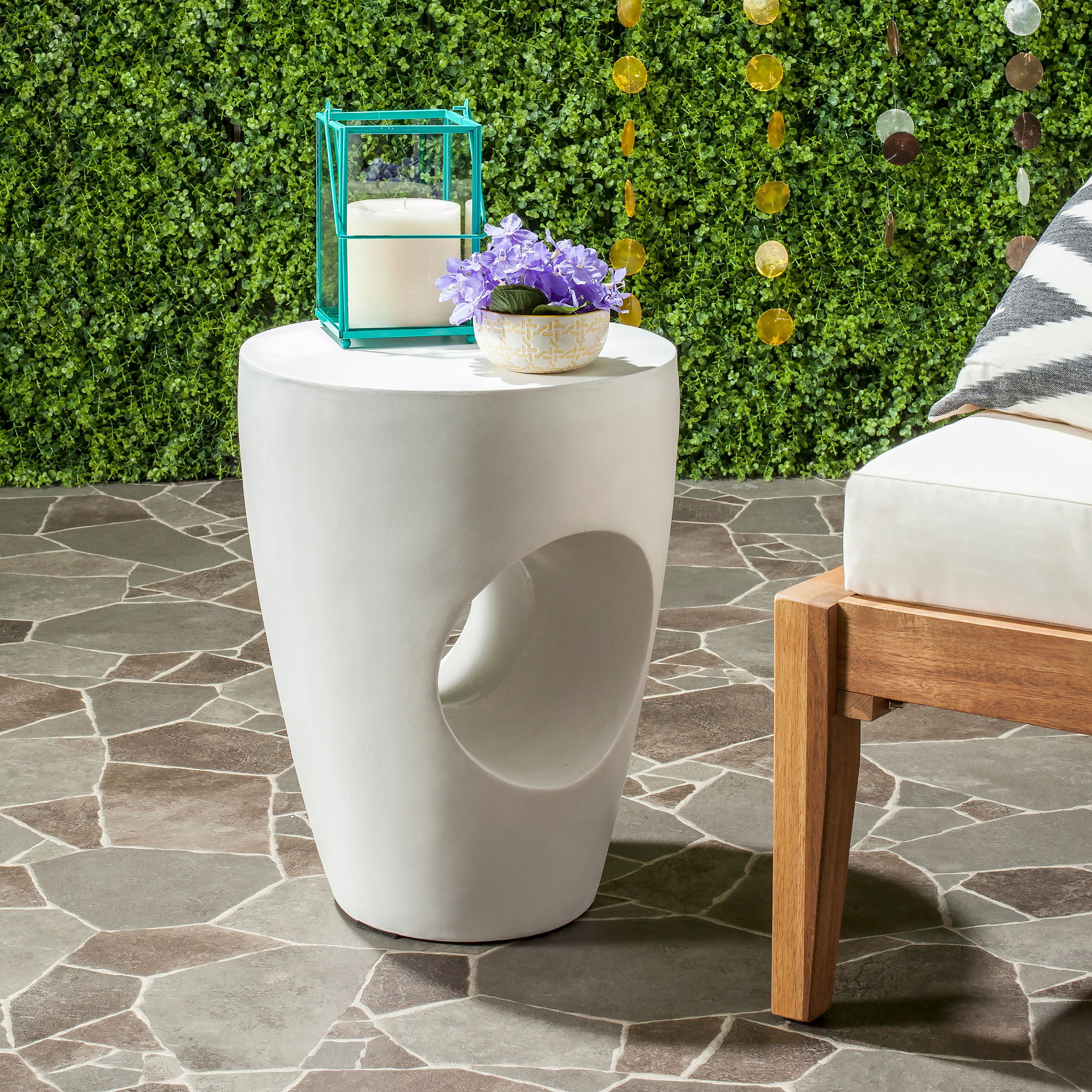 Safavieh Aishi Outdoor Modern Concrete Round Accent Table Ivory