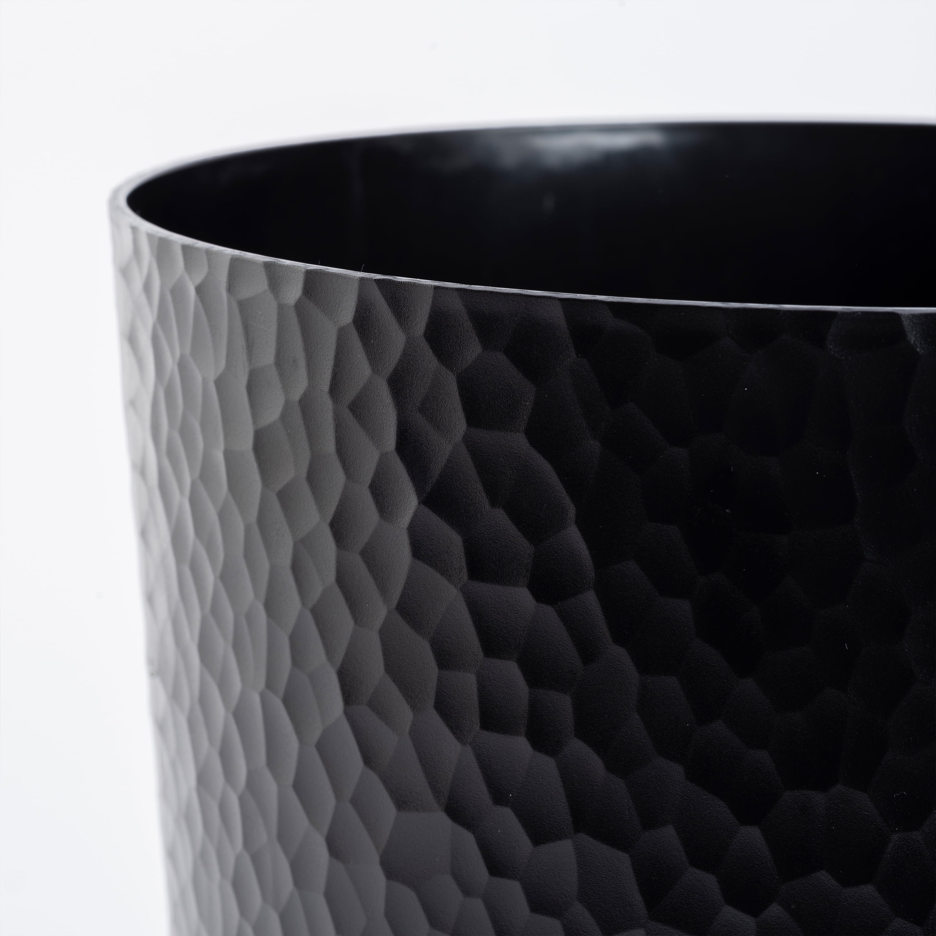Bath Bliss 4 Pack 10 Liter Hammered Textured Plastic Bathroom Wastebasket in Black