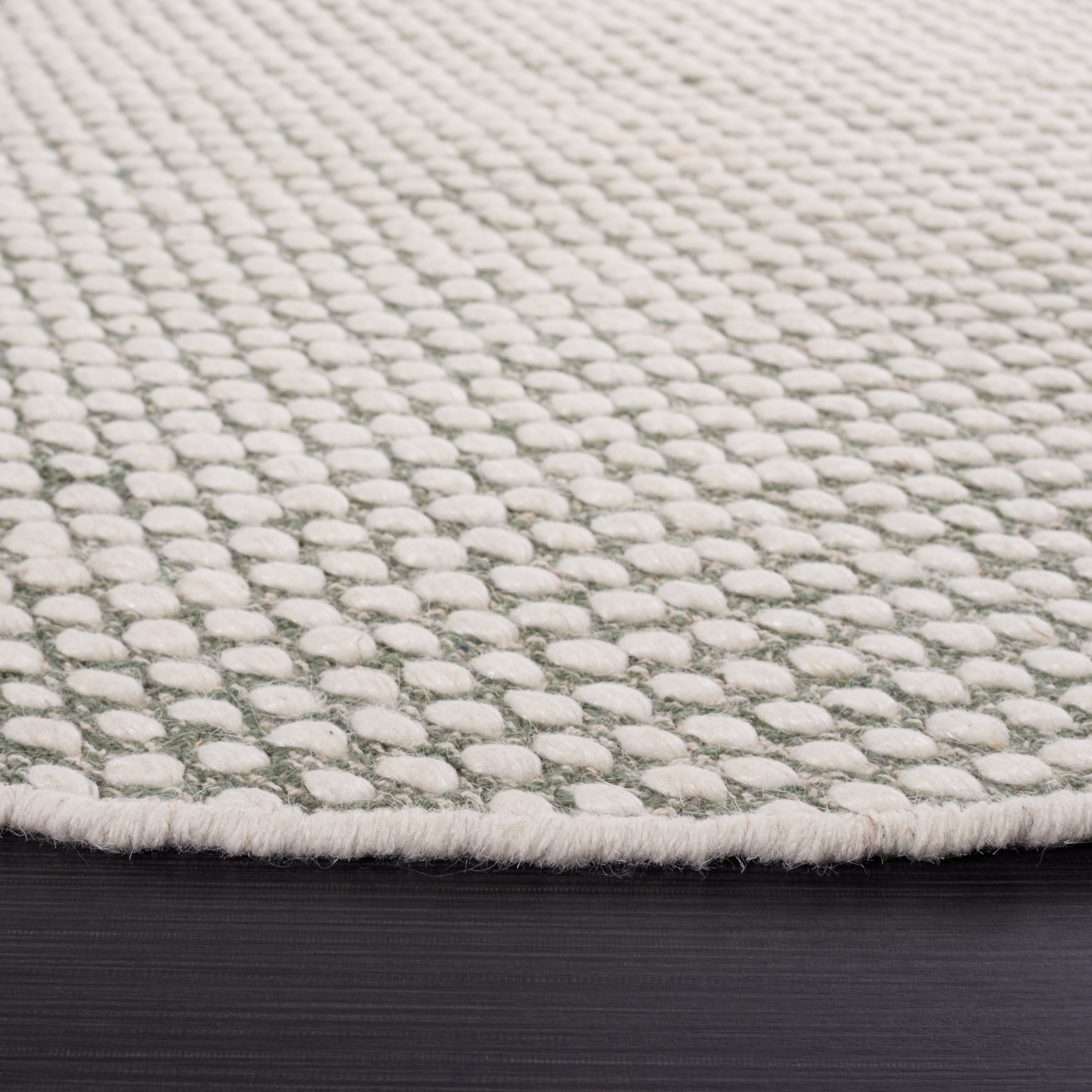 SAFAVIEH Vermont York Solid Area Rug, Green, 6' x 6' Round