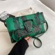 thumbnail image 2 of Bolso bandolera cuadrado horizontal con diseño de serpiente, ligero y lujoso, con tachuelas y diamantes, para mujer, para banquete de noche, personalizado, 2 of 5