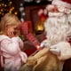 thumbnail image 1 of Lápices navideños con borrador | Paquete de 6 lápices navideños para niños | Diseños navideños de Papá Noel y muñeco de nieve | Útiles escolares y de arte de madera | Regalo ideal para estudiantes, 1 of 6