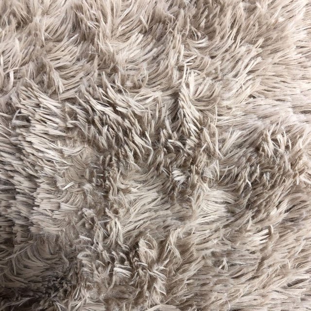 Soft Fluffy Area Rug, Washable Silk-Wool PV Fleece, Non-Slip, Family and pet Friendly Living Room Rug (Khaki,20×32 inch)