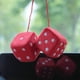 thumbnail image 4 of 2 dados de peluche retro con puntos para coche, decoración para el hogar y la oficina. Rojo, 4 of 6