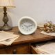 thumbnail image 5 of Reloj despertador analógico con movimiento silencioso y luz nocturna. Bonito reloj de escritorio de forma irregular para dormitorio, sala de estar u oficina. Reloj de mesa silencioso, sin, 5 of 6