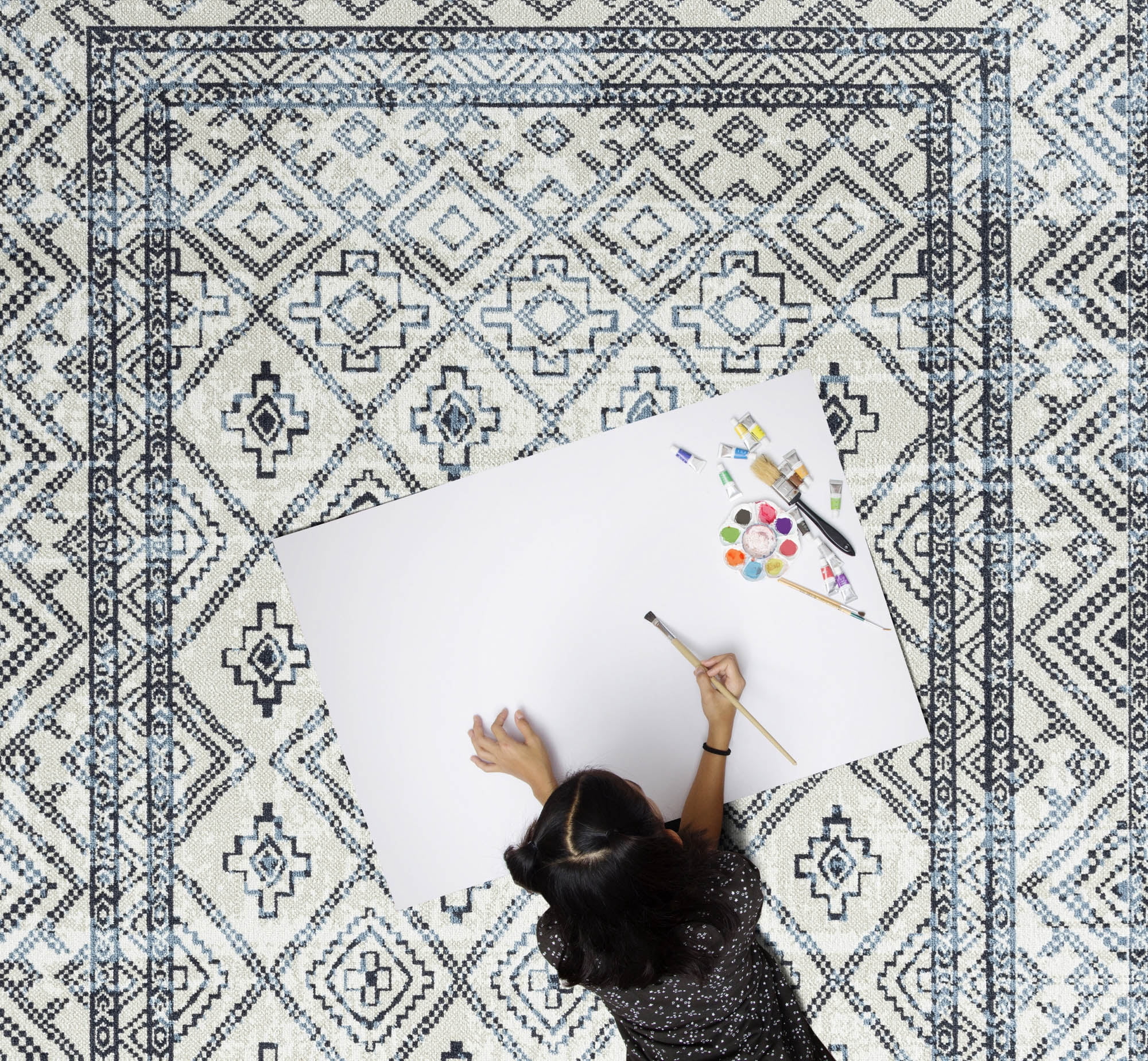 Everwash™ Treasure Cambria Southwest Geometric Machine Washable Area Rug, Beige/Navy Blue, 6'6"x9'2"