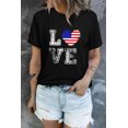 thumbnail image 1 of ABPHQTO Camiseta gráfica de manga corta con estampado en forma de corazón y bandera LOVE US negra para mujer, 1 of 5