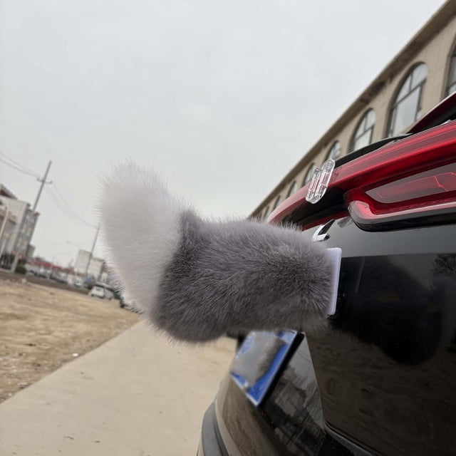 Remote Control Electric Car Tail, Cute Fuzzy Wagging Moving Tail for Car Exterior Decoration, Handmade Rechargeable Auto Trunk Charm, Cosplay Accessory