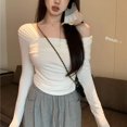 thumbnail image 1 of Camisetas de manga larga para mujer, con pliegues irregulares y hombros descubiertos, a la moda, sólidas, versátiles, ajustadas, sexis, ropa de calle, camisetas elegantes con temperamento de nicho., 1 of 6