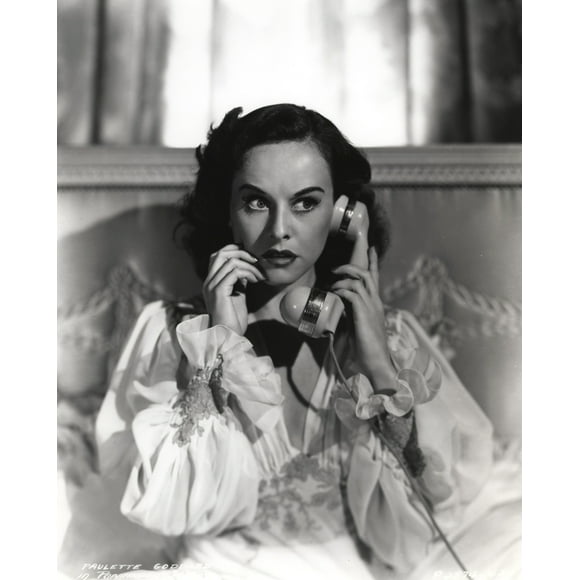 Paulette Goddard Posed with Telephone Photo Print (24 x 30)