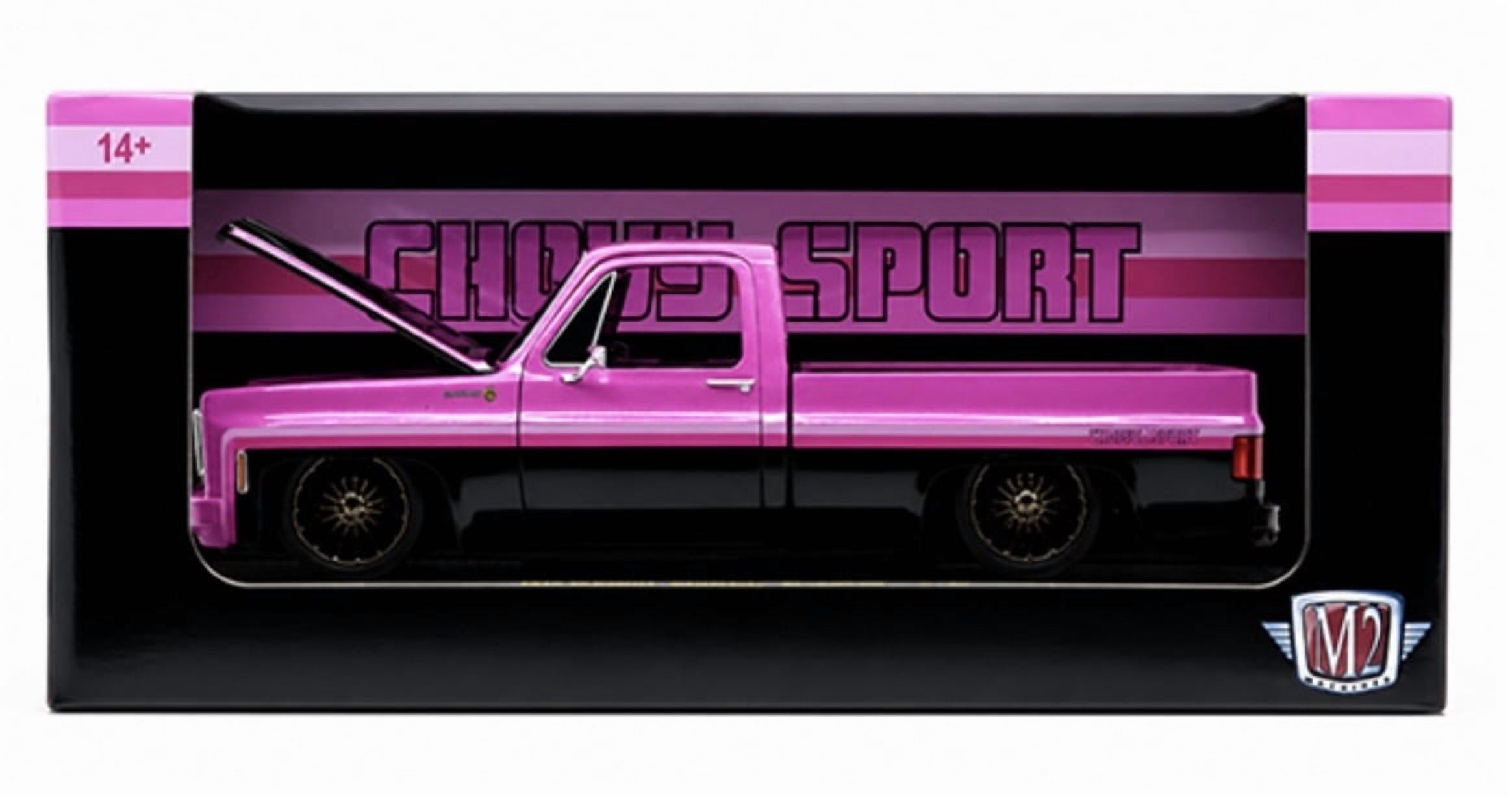 M2 Machines 1977 GMC Sierra Classic 3500 Dually Squarebody 4x4
