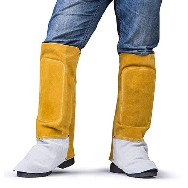 polainas para soldar dynwavemx de cuero protector de la cubierta del zapato del soldador par de polainas amarillas de cuero aprox. 450 mm (17.7 in) hasta la pantorrilla con paneles frontales reforzados y remaches, cierre ajustable en la parte posterior y cubierta frontal para calzado, vista frontal sobre piernas con jeans; aptas para trabajos de soldadura y herrería ligera.
