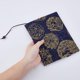 thumbnail image 3 of Funda protectora de tela para libros A5 de tapa blanda. Funda protectora rectangular negra para álbumes de recortes con estampado floral., 3 of 7