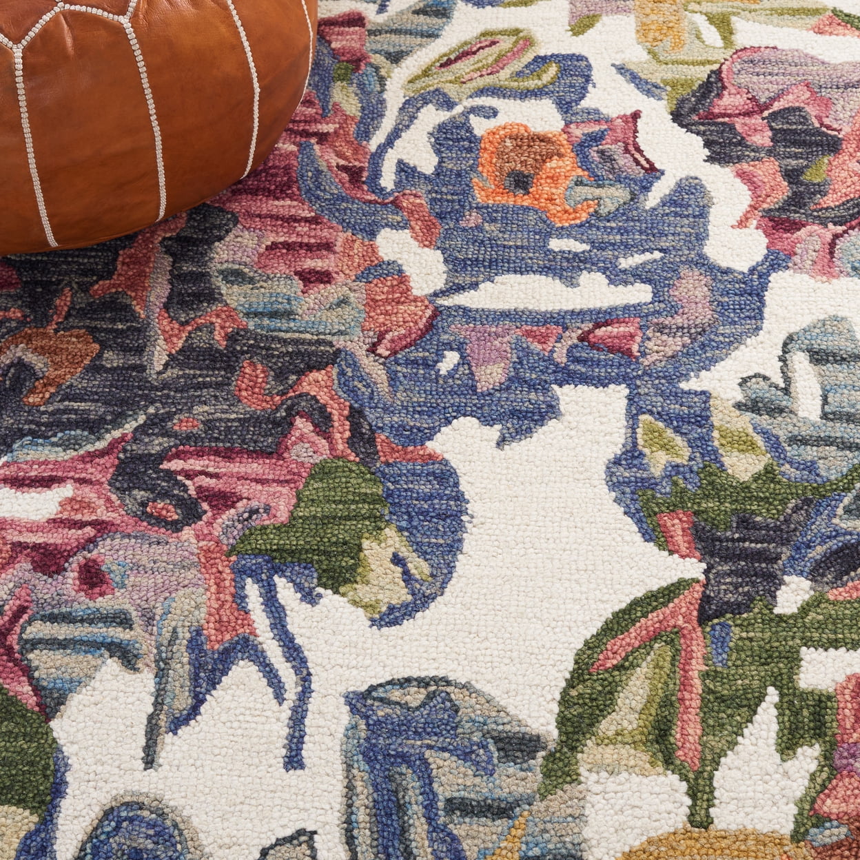 SAFAVIEH Blossom Ewart Floral Area Rug, Ivory/Blue, 4' x 6'