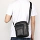 thumbnail image 2 of Bolso bandolera de piel para hombre con estilo bandolera, 2 of 2