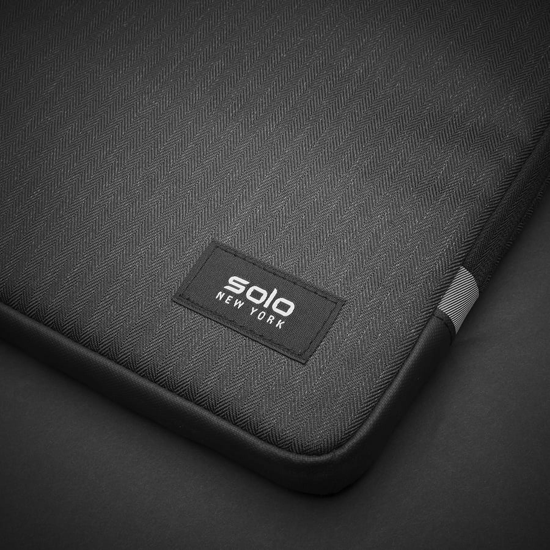 Solo Focus Carrying Case (Sleeve) for 15.6 Notebook - Gray