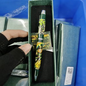 Irish Pen with Celtic Design | Traditional Irish Pattern Ballpoint Pen | Smooth Writing Pen for Home Office School | Lightweight Plastic Pen for Writing Note-Taking Document Signing