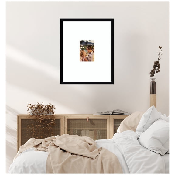 Kate and Laurel Svelte Noir Black Rectangle Picture Frame 16x20 Matted to 5x7 Black Modern Photo Frame for Gallery Wall Decor