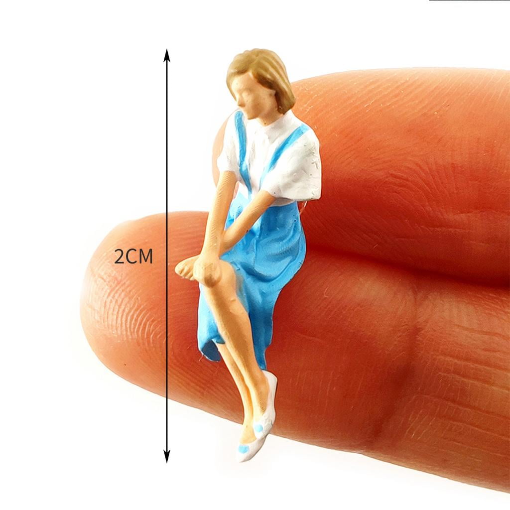 LeeQinersw 2Pcs 1:64 Resin Miniature People Model Hand Painted Reader Layout Decoration